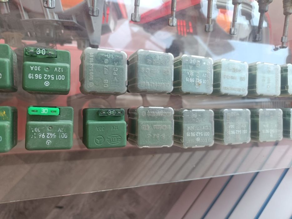 Реле бензонасоса Мерседес