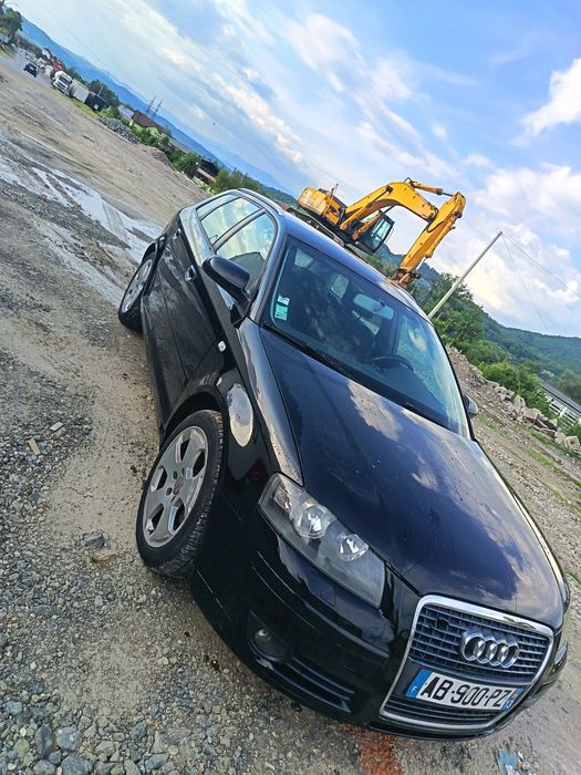 Vând audi  A 3.  An fabricație 19 06 2007 Motor 2000disel preț 2.800 euro.Numere roși nu sunt scoase. Număr de contact 0770214933