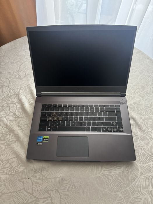 Vand laptop MSI pretul este negocial mai multe detalii la telefon