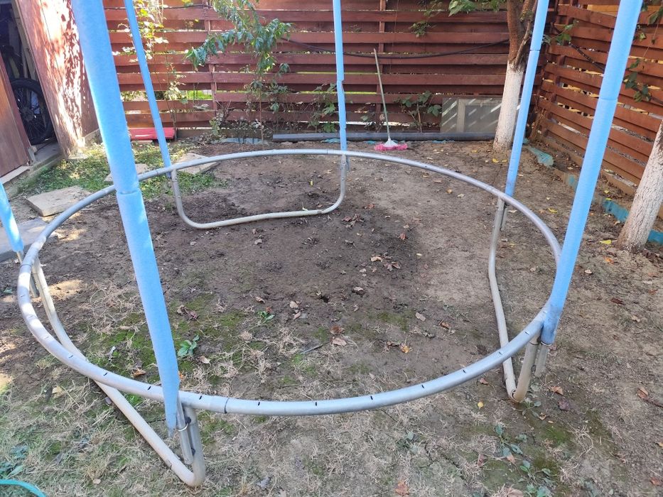 Trambulina de exterior cu diametru 240