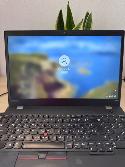 Лаптоп Lenovo t590 thinkpad i5, win10 Pro, SSD 500GB, RAM 16GB