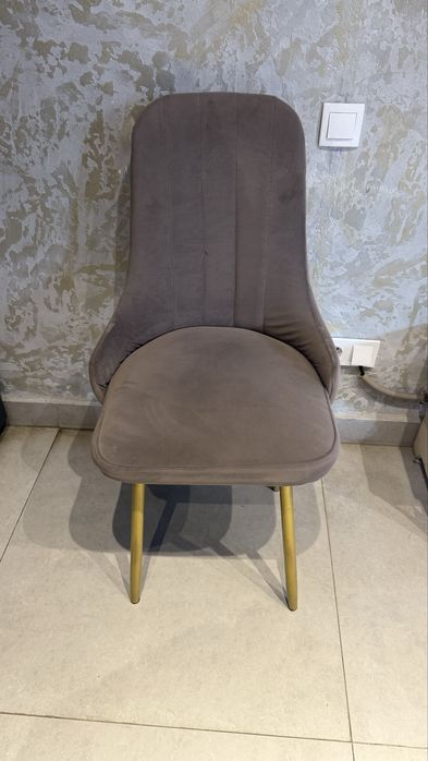 Стулья б/у в наличи 16шт цена за штуку 5000 даем на выбор цена соотвес