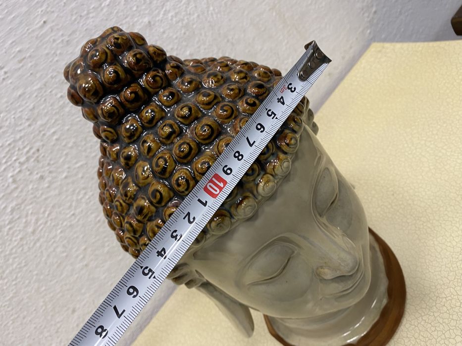 Порцеланов бюст буда