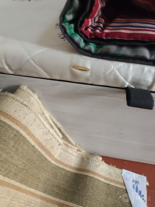 Продам три кровати и шифонер