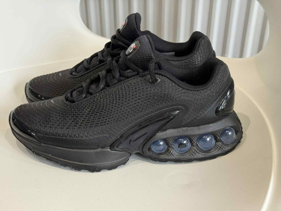 маратонки nike dn  38,5
