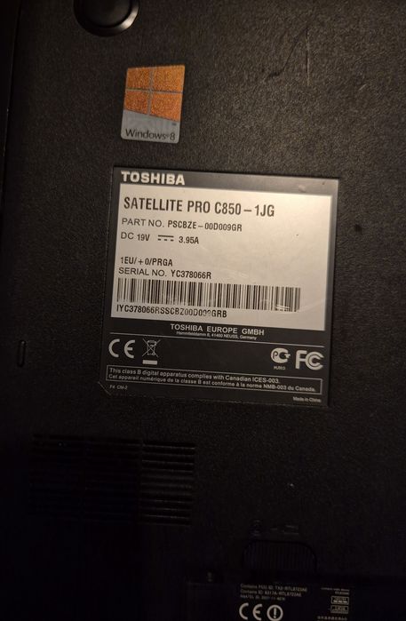 Laptop TOSHIBA Satellite  PRO C850-1JG procesor i5 AMD Radeon defect