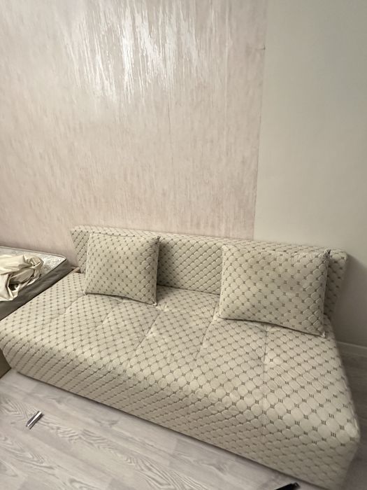 Продается диван в хорошем состояний