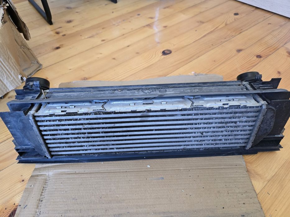 Кулер от 330d F30  intercooler
