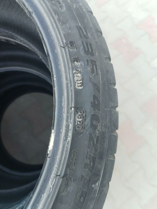 Anvelope 235/40/19