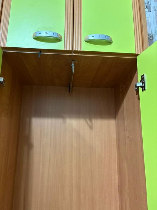 Шкаф детский со столом.Пришахтинск