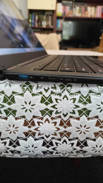 Laptop 17,3 inch aproape nou