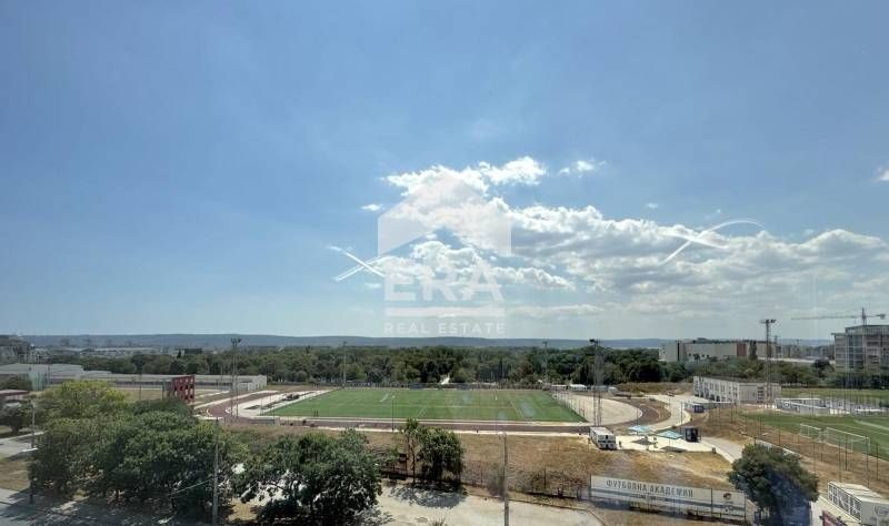 Панорамен тристаен апартамент, завършен"до ключ", в нова сграда с Акт