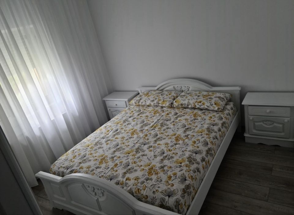 Vand apartament cu 3 camere
