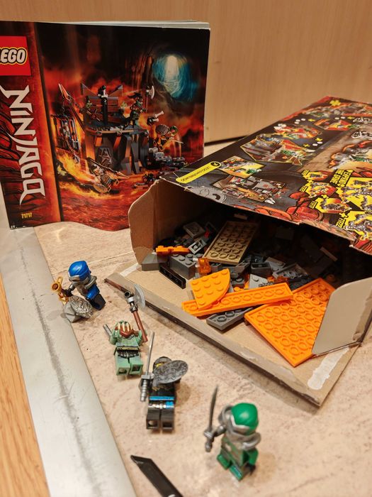 Lego Ninjago - Пътуване до подземията на Черепа