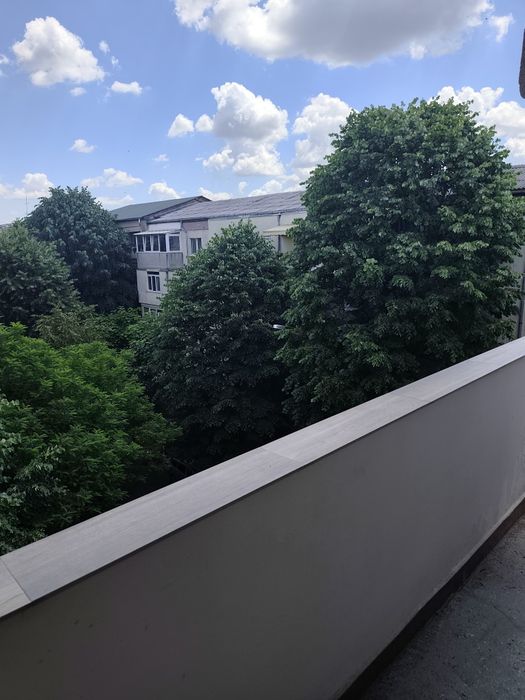 Vand apartament cu 2 camere