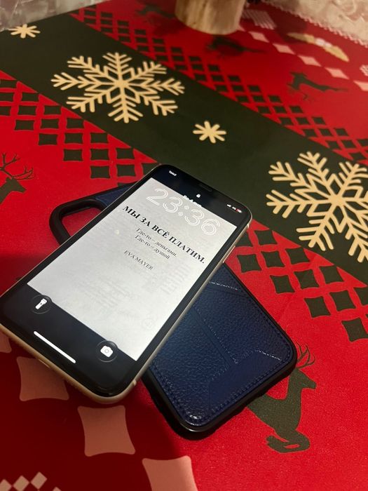 Продам Айфон 11