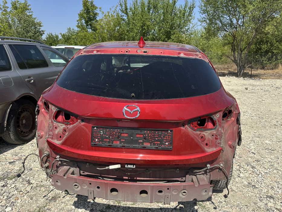 Врата багажник за Мазда 3 хечбег след 2013г.!