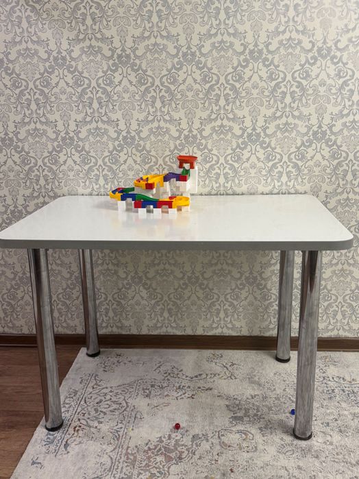 Продам стол и стулья