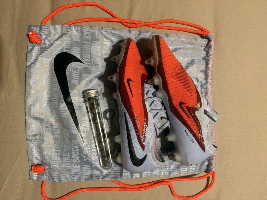 Nike phantom elite