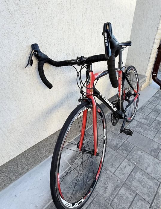 Bicicletă cursieră RIBBLE– Carbon – Echipare SRAM