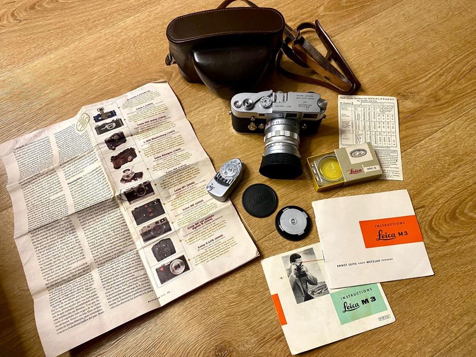 Leica M3 cu husa si exponometru Leicameter