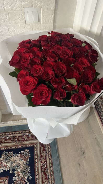 Цветы свежый , Роза 51 шт в алмате