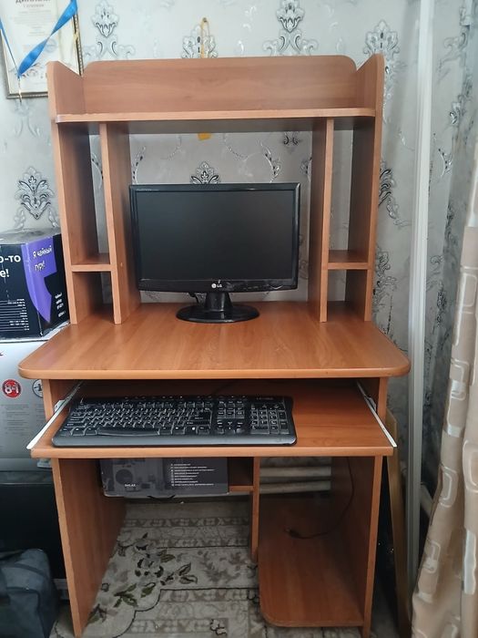 Компьютерный стол