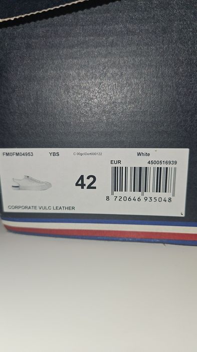 adidasi tommy hilifger noi cu eticheta