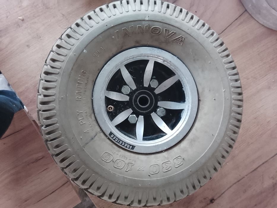 Roți pentru scuter/cărucior electric pentru persoane cu dizabilități
