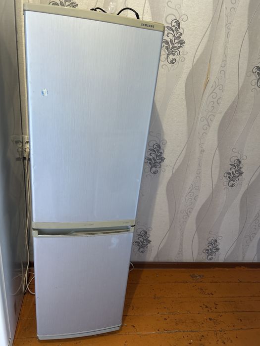 Холодильник………..