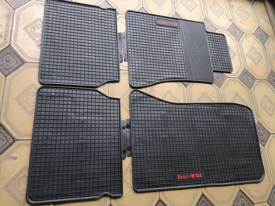 Полики Mercedes W124. Новые.