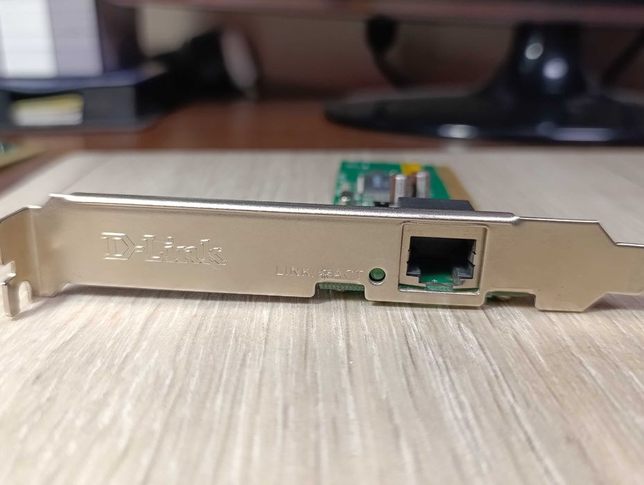 Сетевой PCI-адаптер D-Link DFE-520TX
