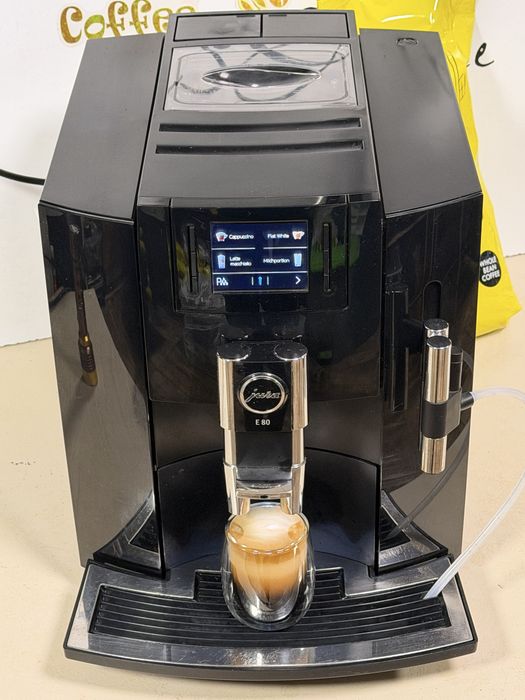 Кафемашина кафе автомат JURA E8 с гаранция