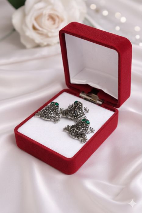 Серьги с лягушкой на удачу