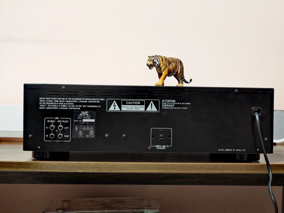 Jvc TD-V562. Un super deck. 3 Head DDD drive.  Preț fix !