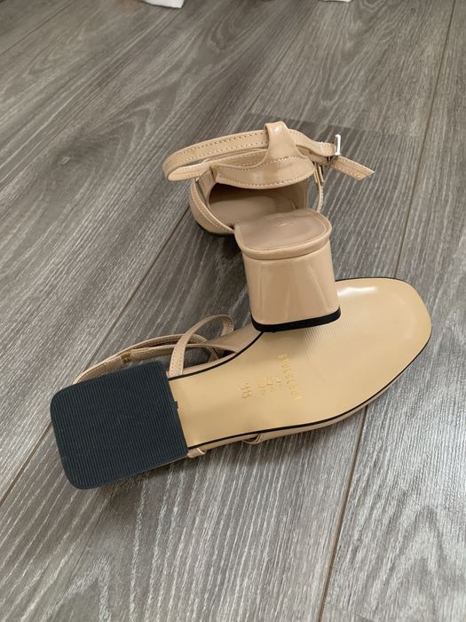 Pantofi de dama cu toc gros din piele lacuita