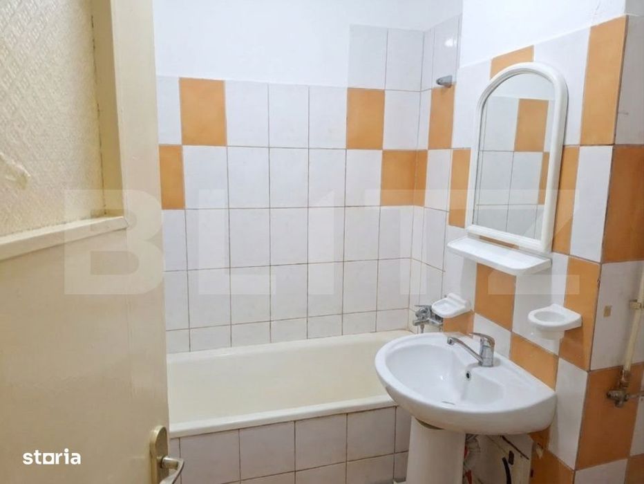 Apartament de vanzare, 57 mp, zona Central Gaesti