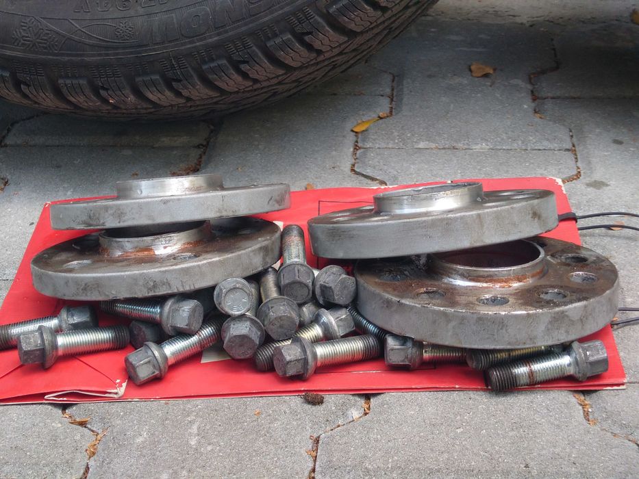 Продавам джанти 7.5Jx17/ ET47 с гуми, флаци и болтове 20 броя.