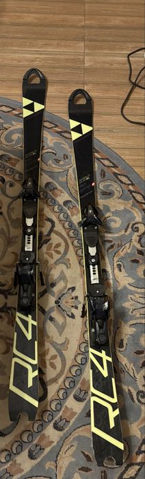 Skiuri fisher rc 4 150 cm si skiuri kastle rosii 164 cm