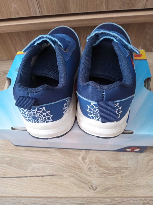 Pantofi sport cu luminite marime 27