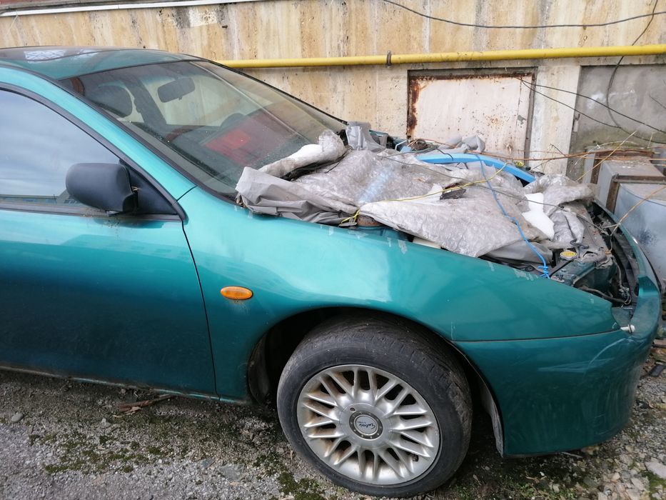 Mazda 323f BA 1.8 мазда 323ф (описани са продадените части)