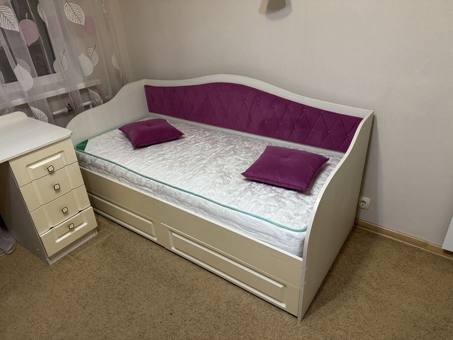 Детские кровати и стол