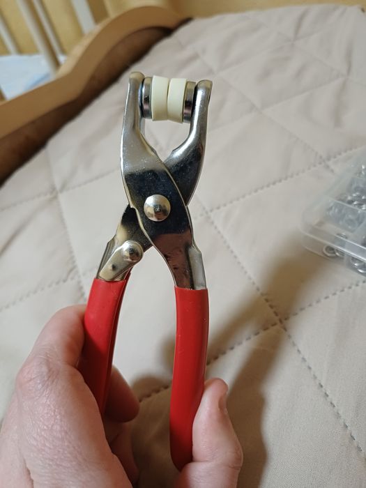 Набор .щипцы с клепками