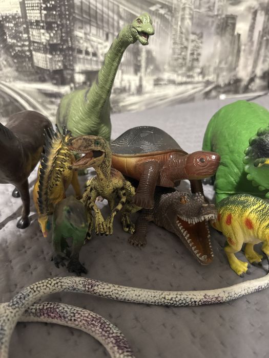 Игрушки животные и динозавры дешево