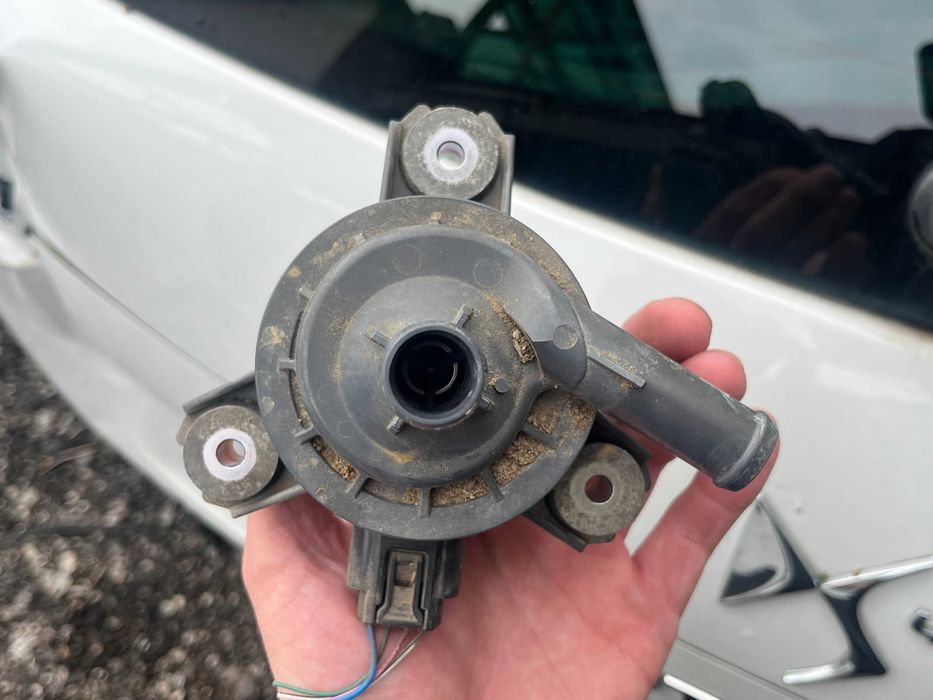 Помпа инвертор Aisin Тойота Ярис Toyota Yaris Hybrid