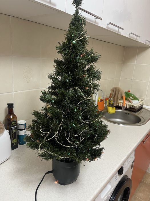 Продам елку электрическую