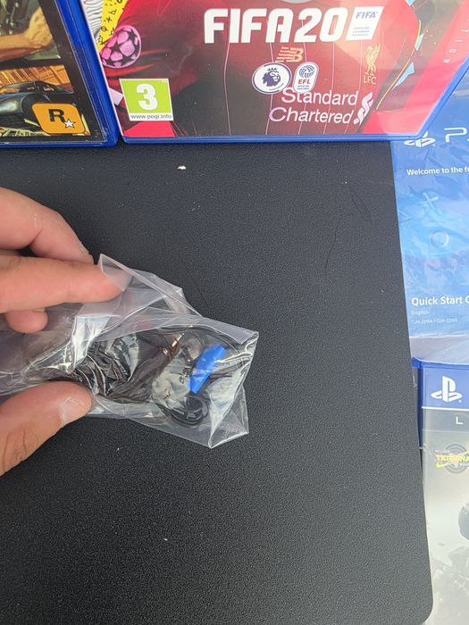 PlayStation 4 slim 500gb
