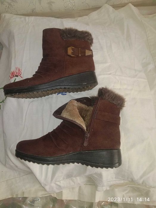 Сапоги и ботинки женские теплые качественные 39 размера.