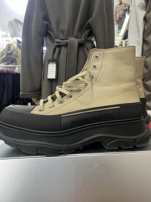 Продам ботинкибу в хорошем  состоянии производство Италия натуральная