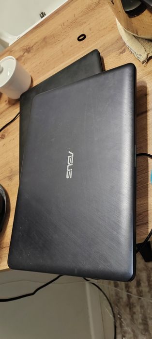 Ноутбук ASUS i3 7020U